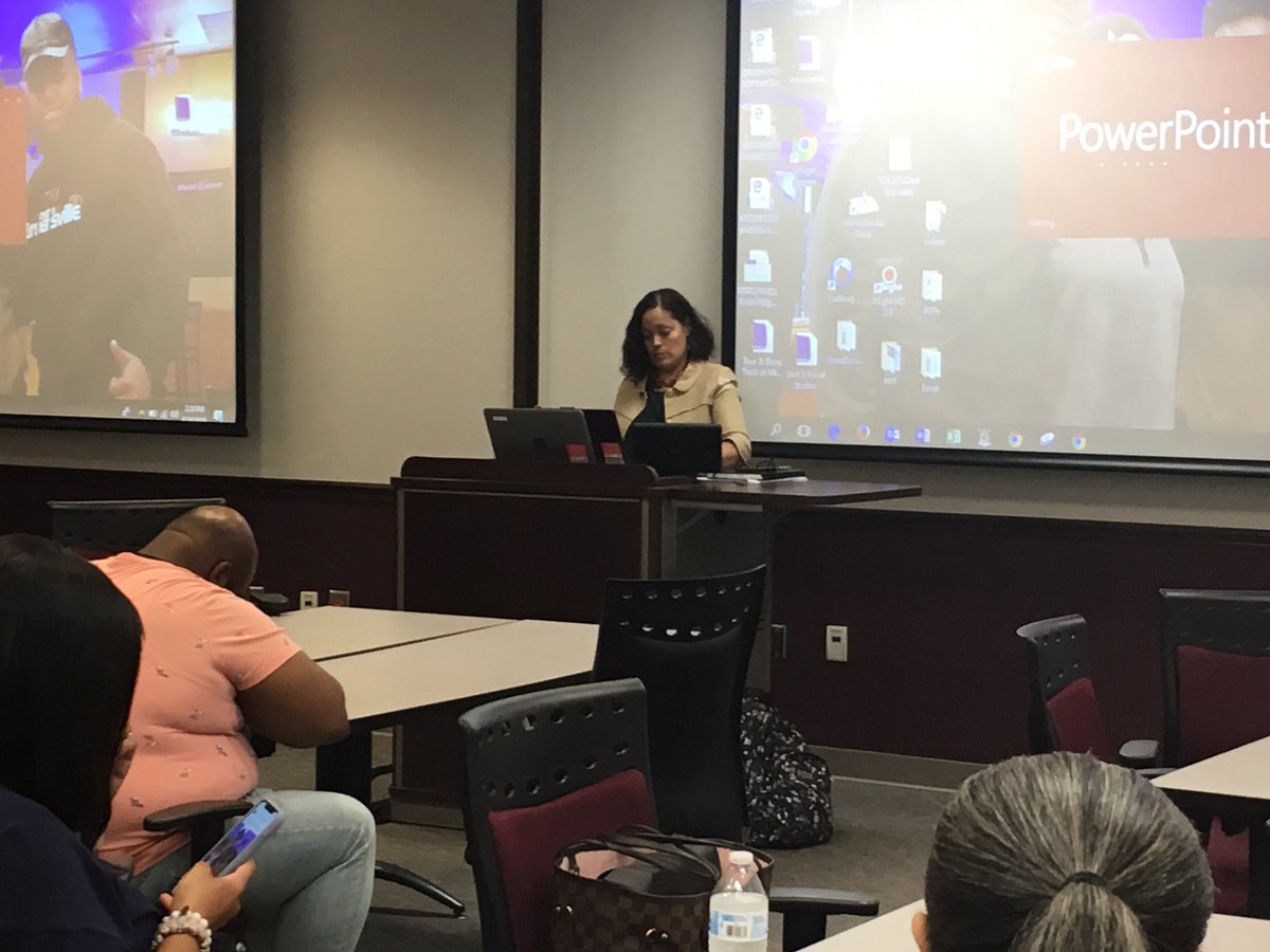MrPayamps's tweet photo. The pride is indescribable. @DualUnidos had 3 teachers, 2 academic coaches, and 2 administrators selected to present at #gogadii2019. https://t.co/E61I59khyX