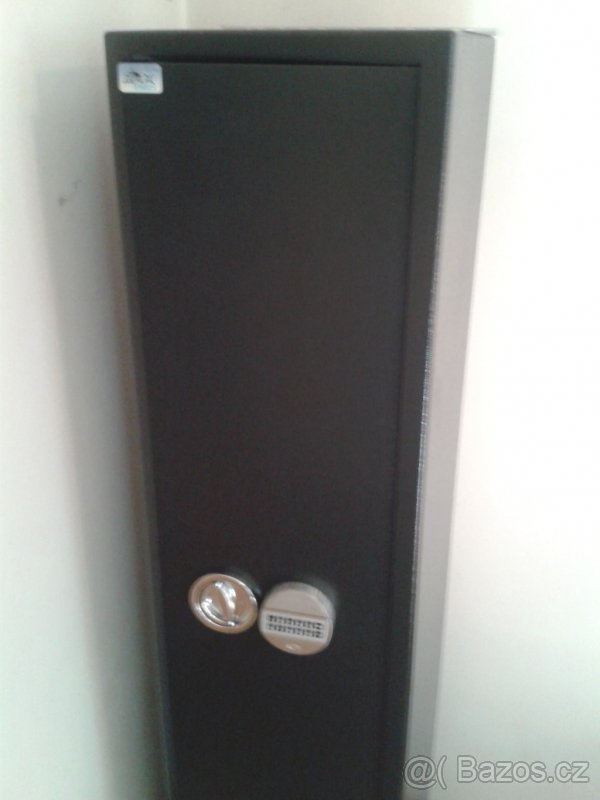 esiatu_3_3ac's tweet photo. Trezor na zbraně: Trezor je na dlouhé i krátké zbraně. Číselný kod. Více info na tel.605 928 870 https://t.co/PnsDnXknRUám tento nepoužitý trezor WSA - 3 na uložení 3 ks zbraní do c ...České Budějovice - 370 05 4 490 KčTrezor na zbraně Z-7 V Ekonom… https://t.co/fPH6OUXppE https://t.co/zbrHvxY9mJ