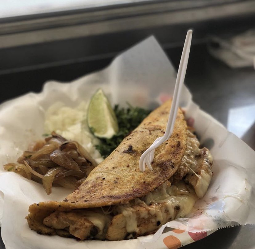 StreetFareSA's tweet photo. Decisions, decisions π€ We think weβll take one of each! @BobnTimmysTX #FrontierSliders #Itadakimasu #MisterDiabloTacoTruck from 11 AM-10 PM!
#streetfaresa #foodieheaven #eatwherestreetfare #safoodtruck #foodtruckpark #safoodie #safoodblogger #safoodpics #saeats #eatlocal https://t.co/y6ozFjnWPz
