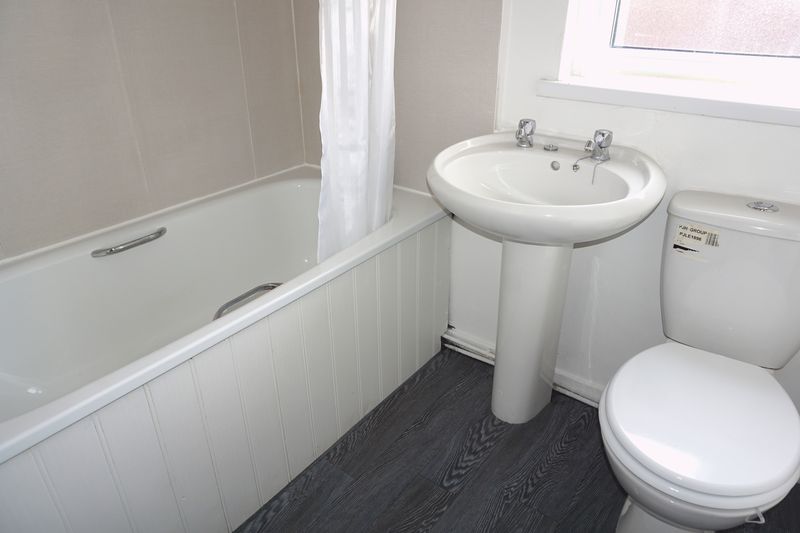 🐝2 BED TERRACE - CHESTER-LE-STREET 🐝

£485 - PCM PLUS BOND - NO ADMIN FEES 
To let a spacious and well-presented 2 bed mid-terraced property in the popular village of No Place, Beamish. 

0191 389 7299
bit.ly/2vlvLd7