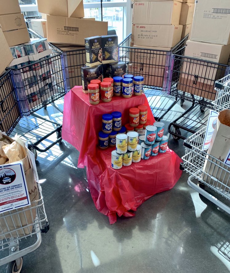 clfoodpantry's tweet photo. Thank you to the @CrystalLakePD, @marianosmarket and super shoppers for helping to #StuffTheSquad! We are grateful for your partnership and generous donations to help protect our community from hunger. #NoOneShouldGoHungry https://t.co/sg18vFVq9i