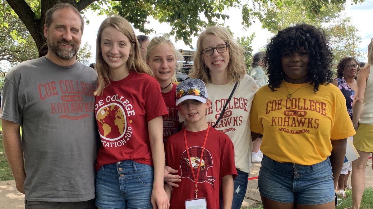 CoeCollege's tweet photo. They have #KohawkPride, yes they do! They have #KohawkPride, how 'bout you? Tweet your #KohawkPride photos! https://t.co/cXyHFdDkIi