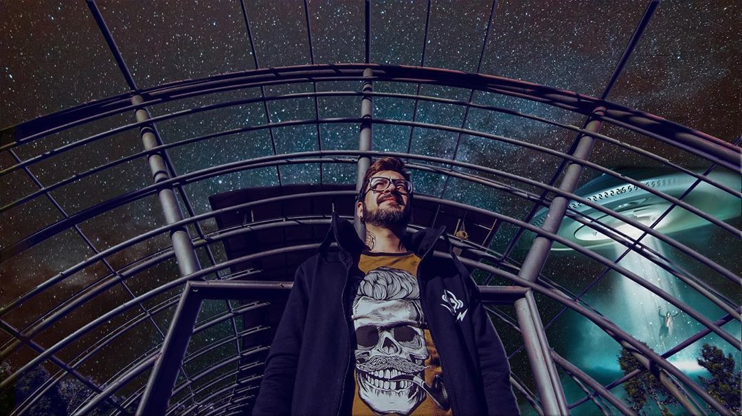 alien_rec's tweet photo. @chapeleirolive, waiting for his abduction turn.
#alienrec #chapeleirolive #alienrecords #abduction #alienabduction #alienrecords #psytrance https://t.co/RlhT7e4vOm