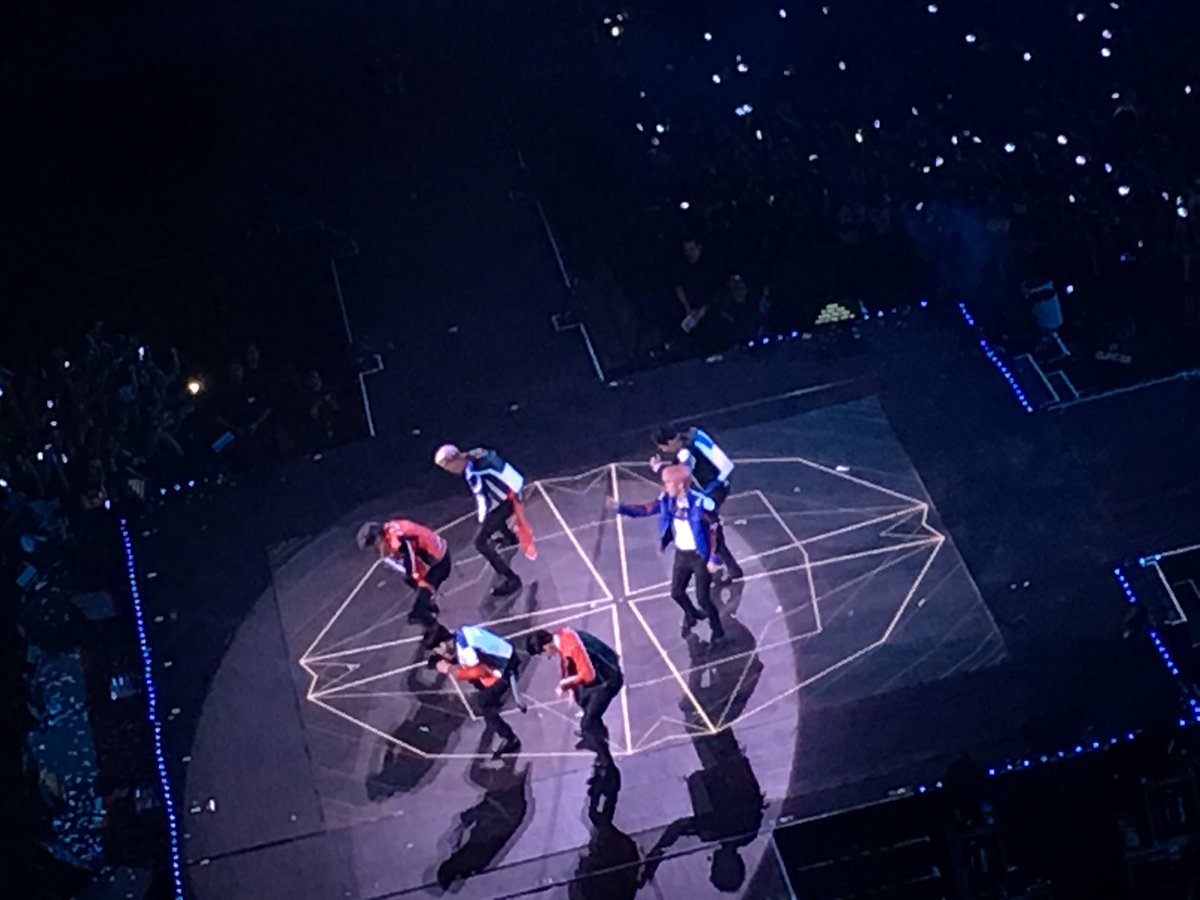 aintkeyang's tweet photo. Last night was superb! After 6 years of stanning them, I finally saw my boys 😭😍 Thank you for coming into my life. Thank you for the memories last night. I will keep it in my heart forever ❤️ I will see you again soon not by OT6 but as an OT9!! ❤️❤️ ++ https://t.co/NAA1gJygQX