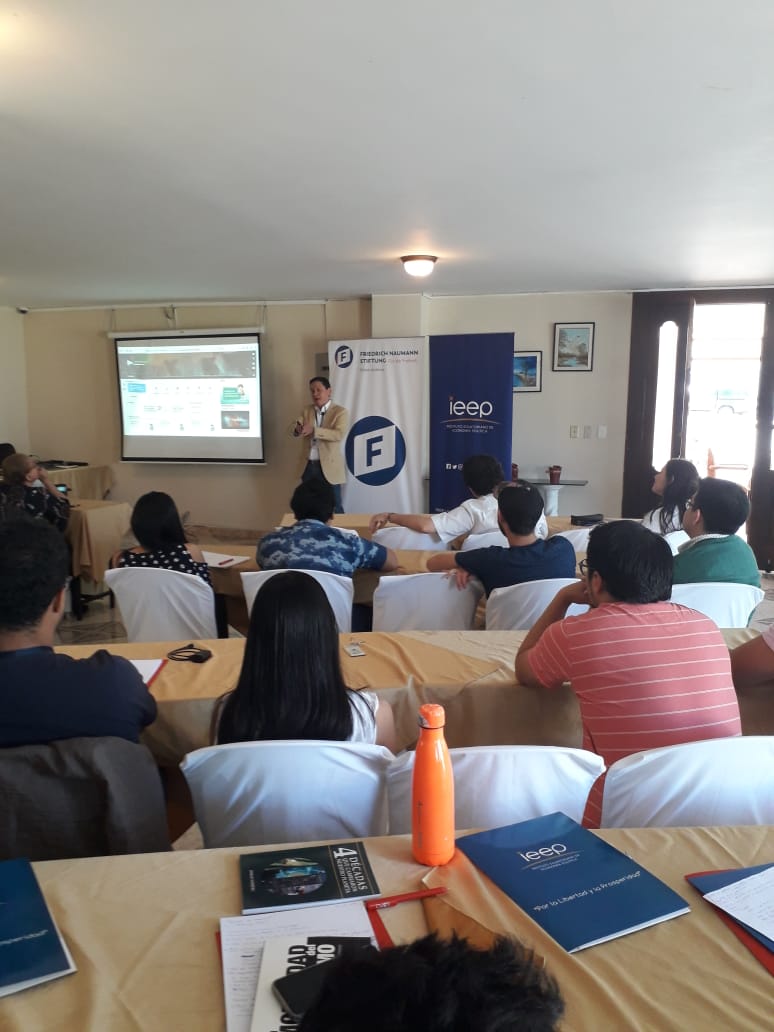 ieep_ec's tweet photo. #LiberLAB2019 en su jornada de cierre dedica a temas claves para prosperidad de #Ecuador #Dolarizacion y #ReformaFinanciera a cargo de Econ @Xavierlibertas nuestro académico asociado
@USFQ_Ecuador y @FnfAndinos https://t.co/hC0ONhjS5v
