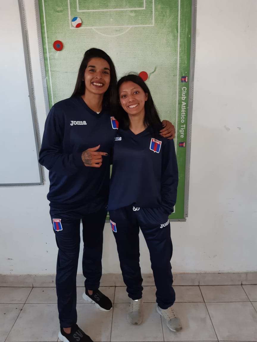 tigreminutocero's tweet photo. #Tigre Minuto Cero acompaña al #FútbolFemeninoTigre en este sueño hecho realidad! #Vsmos Lss Pibas! https://t.co/Klqmfmujd9