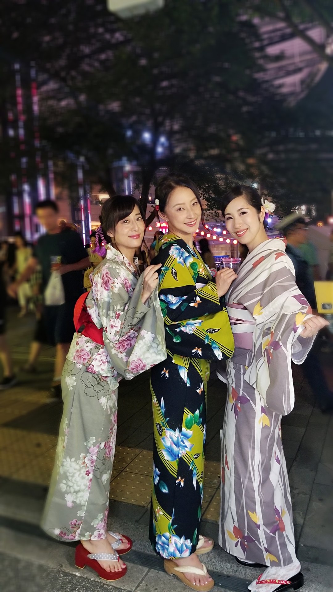 リコ かおりんご 理恵トンと 浴衣でヒルズ祭りへ行ってきました やっと夏らしい事が出来て幸せ 浴衣 お祭り 夏 六本木ヒルズ T Co Cj2jgqrk9b Twitter