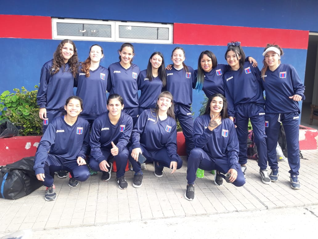 tigreminutocero's tweet photo. #Tigre Minuto Cero acompaña al #FútbolFemeninoTigre en este sueño hecho realidad! #Vsmos Lss Pibas! https://t.co/oE5SdPK6Qz
