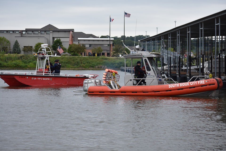 SIOUX_CITY_FIRE's tweet photo. The last three days we’ve been participating in joint water rescue/boat ops training at several locations with @NorthSiouxFire, @South_Sioux_FD, and Union County Sheriff. Class was taught by PRI. It was a fantastic three days! #Preparefortheworst #SCFReady #OneSiouxland https://t.co/yw1CZC9G0E