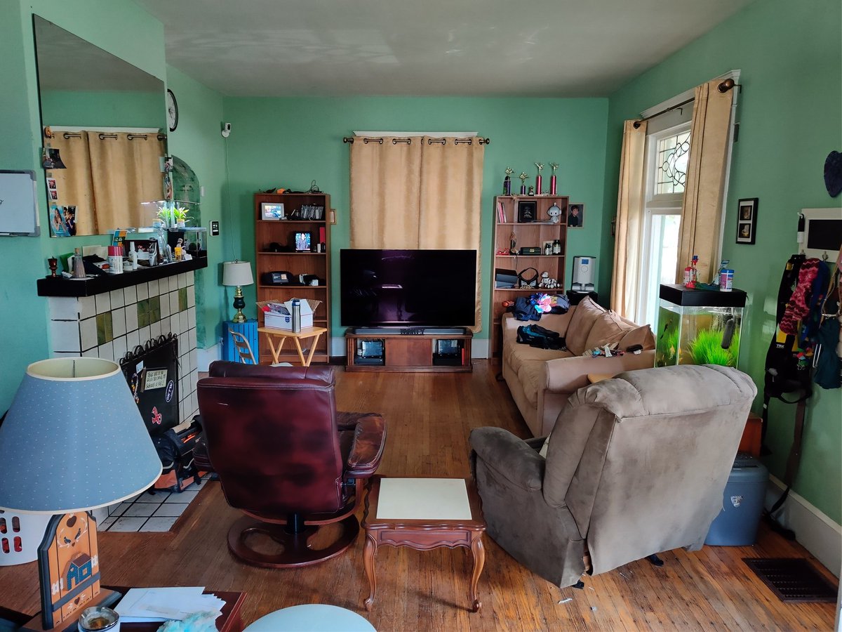theautismdad's tweet photo. Progress is slow-moving but progress IS being made. We've been in this house for 15 years and have never really made it home. We have no theme or much that matches. Outside of our house is often chaos and I want inside to be as peaceful as possible. #newbeginnging #SundayThoughts https://t.co/fhymjKyi0m