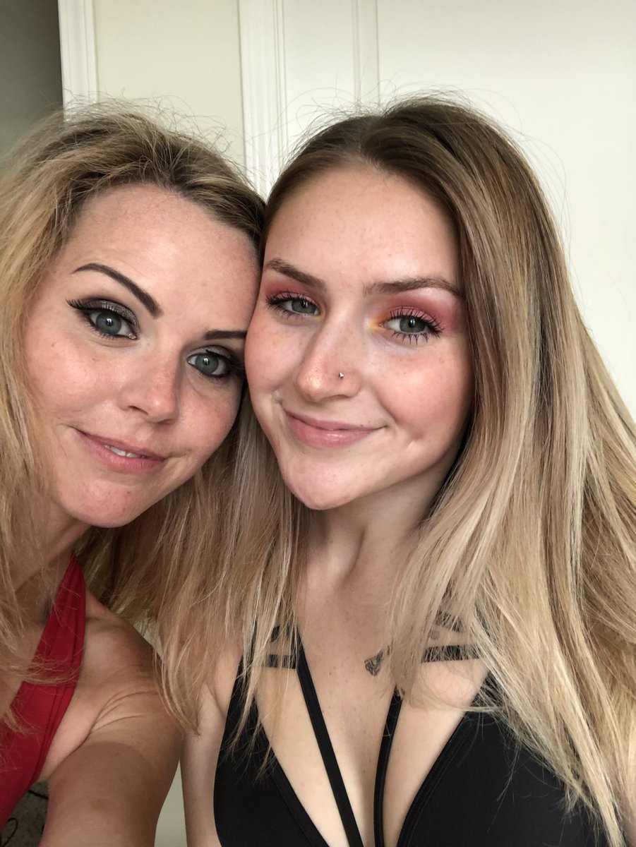 kodyevans21's tweet photo. My little sister London and I are about to get eaten and swallowed by a king..fun times on set with @SavanahCostello!! #vore #sisters #modelsisters #models https://t.co/Cs601m6Tyn