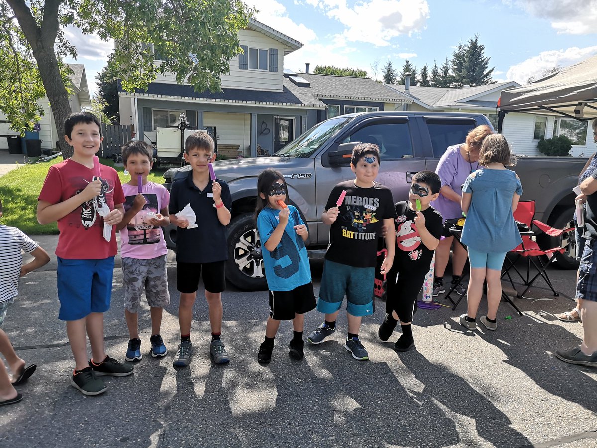 NOWCottonRandi's tweet photo. Block party!!! WOOO It's going down right now in Leduc and there is plenty of activities set up for the kids and lots of food for adults!! @NOWtrucksicle #1023NOWRadio #NOWTrucksicle https://t.co/JVksoku8TX