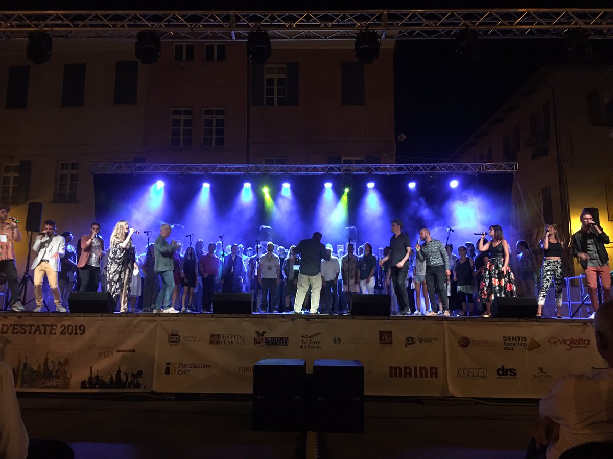 #VocalmenteAcademy on stage!!!
With all the teachers and Rebel Bit!!
😱😱😱
#vocalmente19 #vocalmentefestival #Fossano