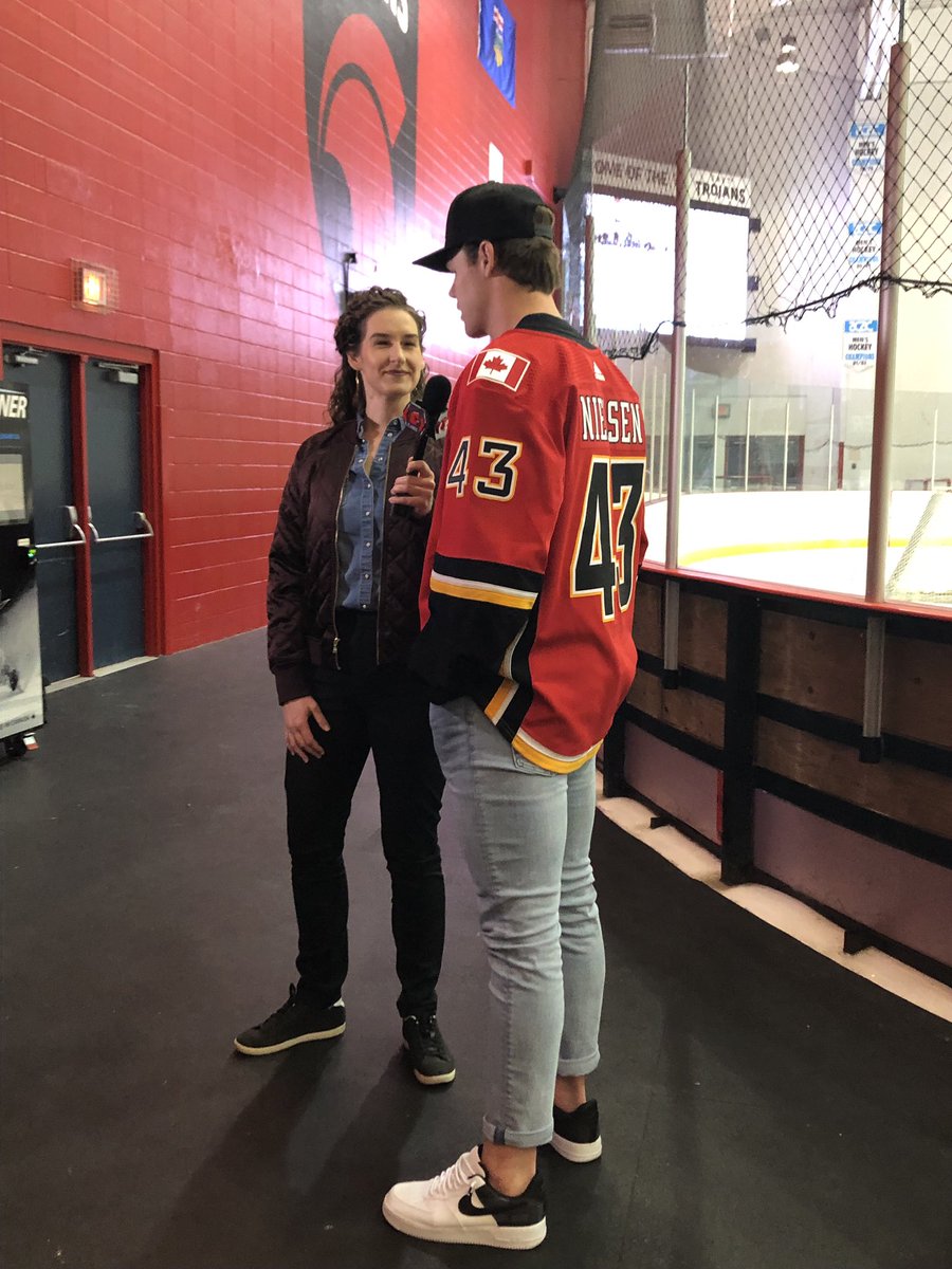 SAIT_Trojans's tweet image. Pretty cool to have @NHLFlames prospects Glenn Gawdin and Andrew Nielsen at Trojans Arena to help out at the @FlamesFdn @SportChek #DevCamp19...