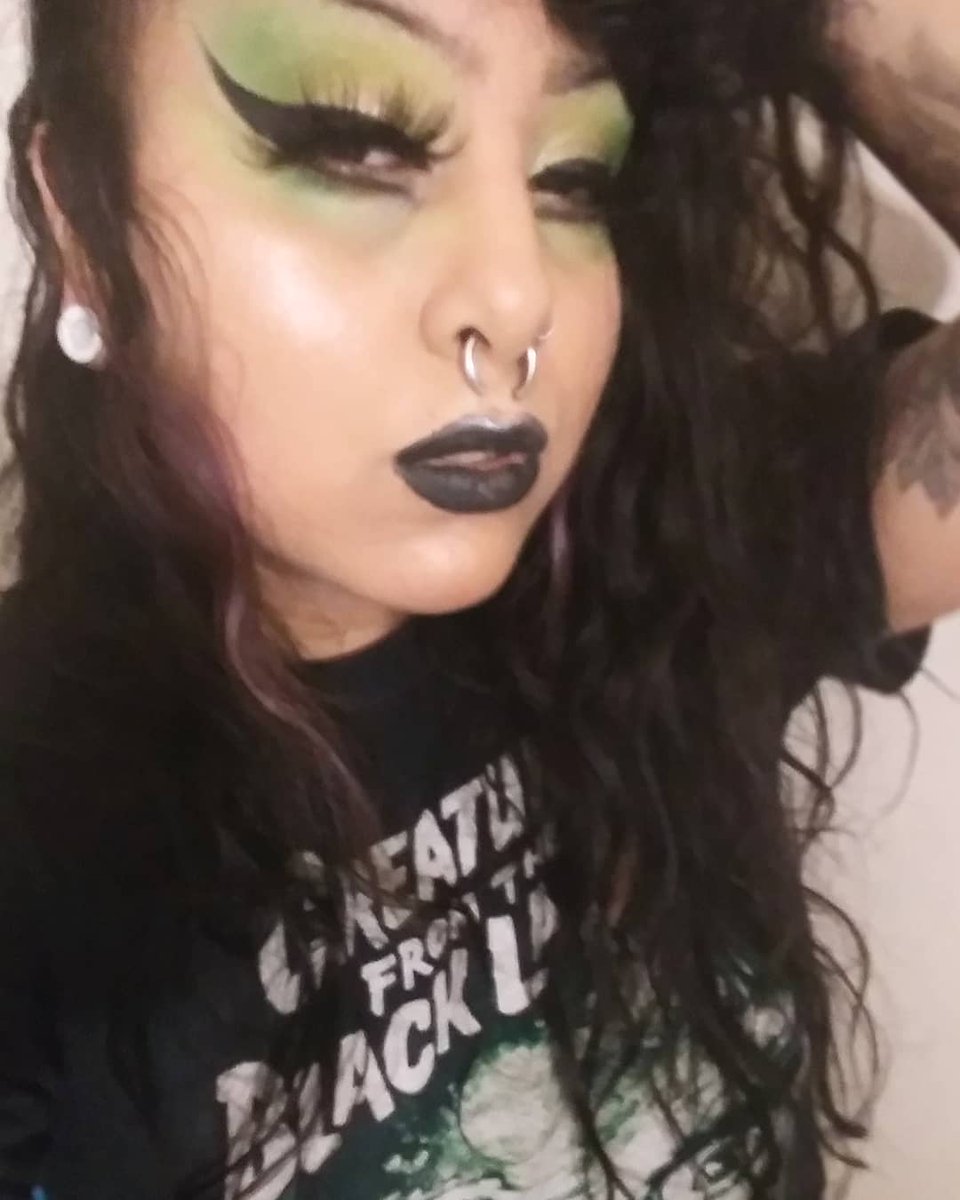 vomitflesh's tweet photo. Creature from the black lagoon!💚
Lashes in "batty" by ( @spookycosmetics )
#makeup #beauty #lashes
@bhcosmetics #backtobrazil https://t.co/RoNCa5DV9E