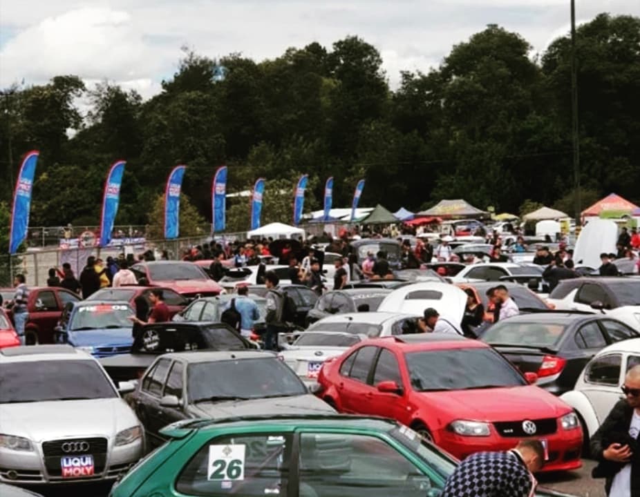 ccomercialbima's tweet photo. En estos momentos desde el #carfasttrack 😎 aún alcanzas a llegar y ver lo mejor en autos en @OutletCCBima
#carfasttrack #carrera #velocidad #mercedes #porsche #eventos #Familia https://t.co/SalkHmoBbb