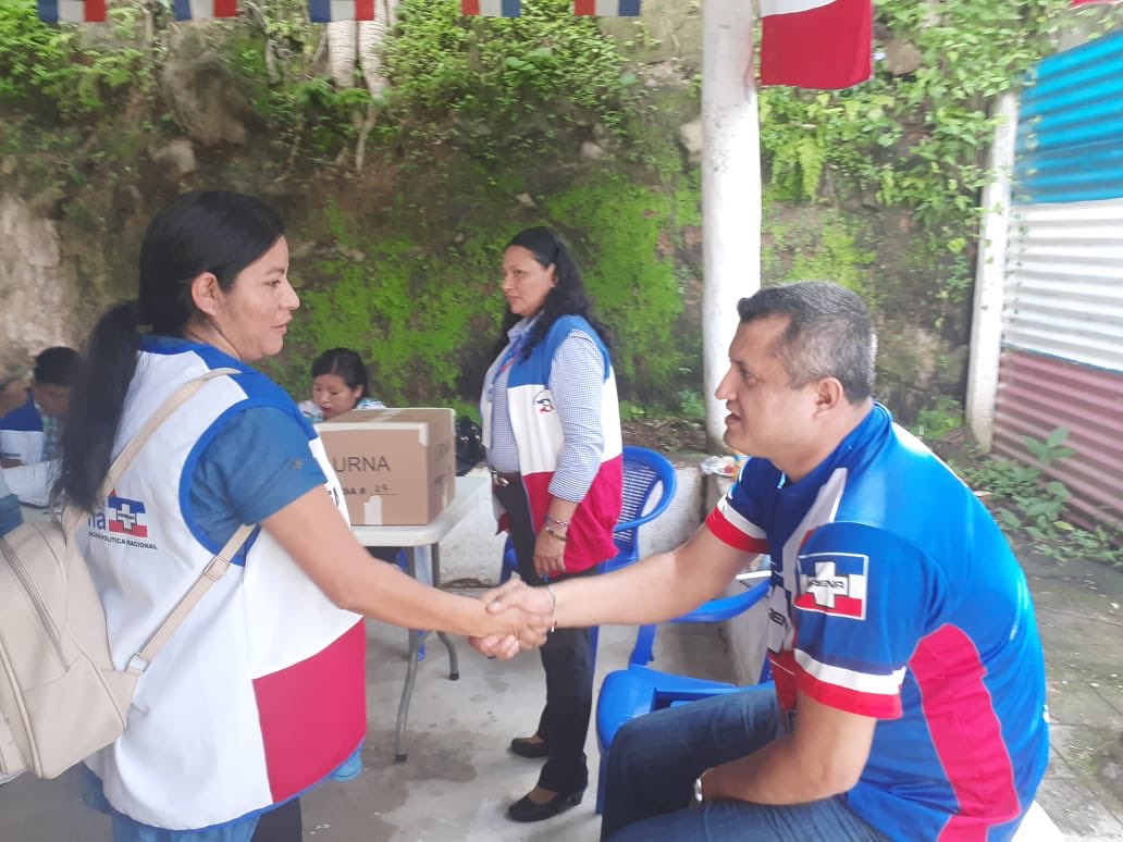 emilio_coreaES's tweet photo. Un gusto haber visitado seis de los siete centros de votación del departamento de San Salvador en #Internas2019 @ARENAOFICIAL.
Como siempre un gusto saludar a mis hermanos @Adan_ilopango y @ElmerCardozacd quienes con mucho entusiasmo, asistieron a las urnas hoy.
#PXLP 🔵⚪️🔴 https://t.co/odpinNoGY5