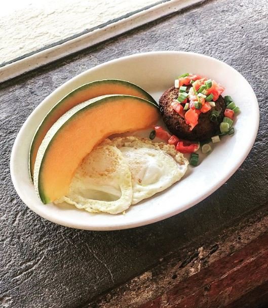 FoodsWithJudes's tweet photo. New breakfast idea! Add a #salmon cake to your #breakfast for a punch of #omega3 fatty acids! #seafood #seafood2xweek #eggs #protein #rdchat #LeanBodySmartLife @Seafood4Health https://t.co/A1jc59rzse