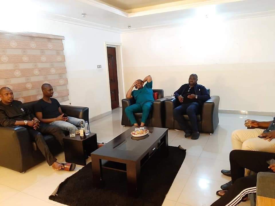 HonAzeruOpara's tweet image. Today, I and other Honourable Members paid a visit to our colleague Hon. Enemi Alabo George to sympathize with him over the loss of his father.

We pray for strength and comfort for him and his family at this trying time.