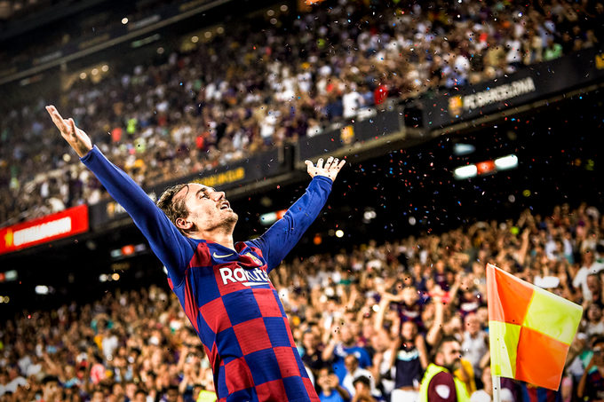 Antoine Griezmann festejó su gol con confeti en el Camp Nou.