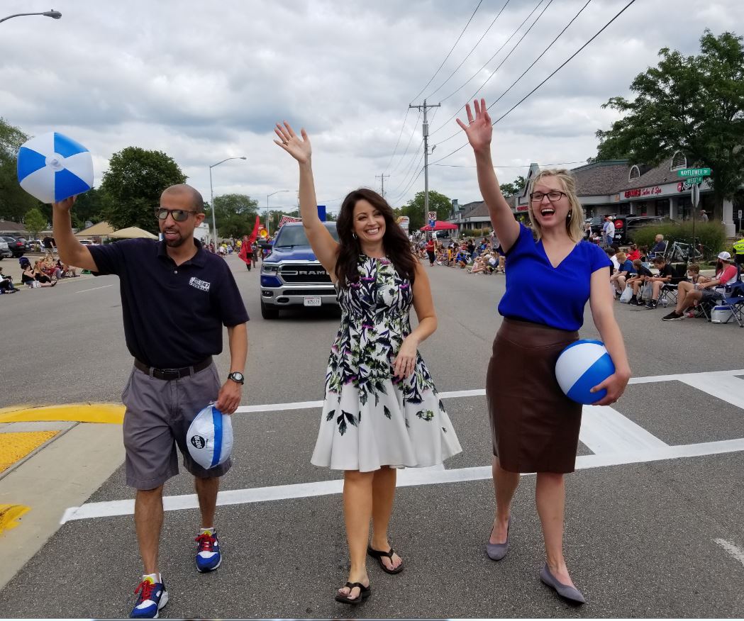 fox47madison's tweet photo. Thanks for all the waves today at the @MiddletonGNFest parade!! #fox47 @MichelleFOX47 @TheKevinLewis @DanaFultonWX https://t.co/I1TJbejSTC