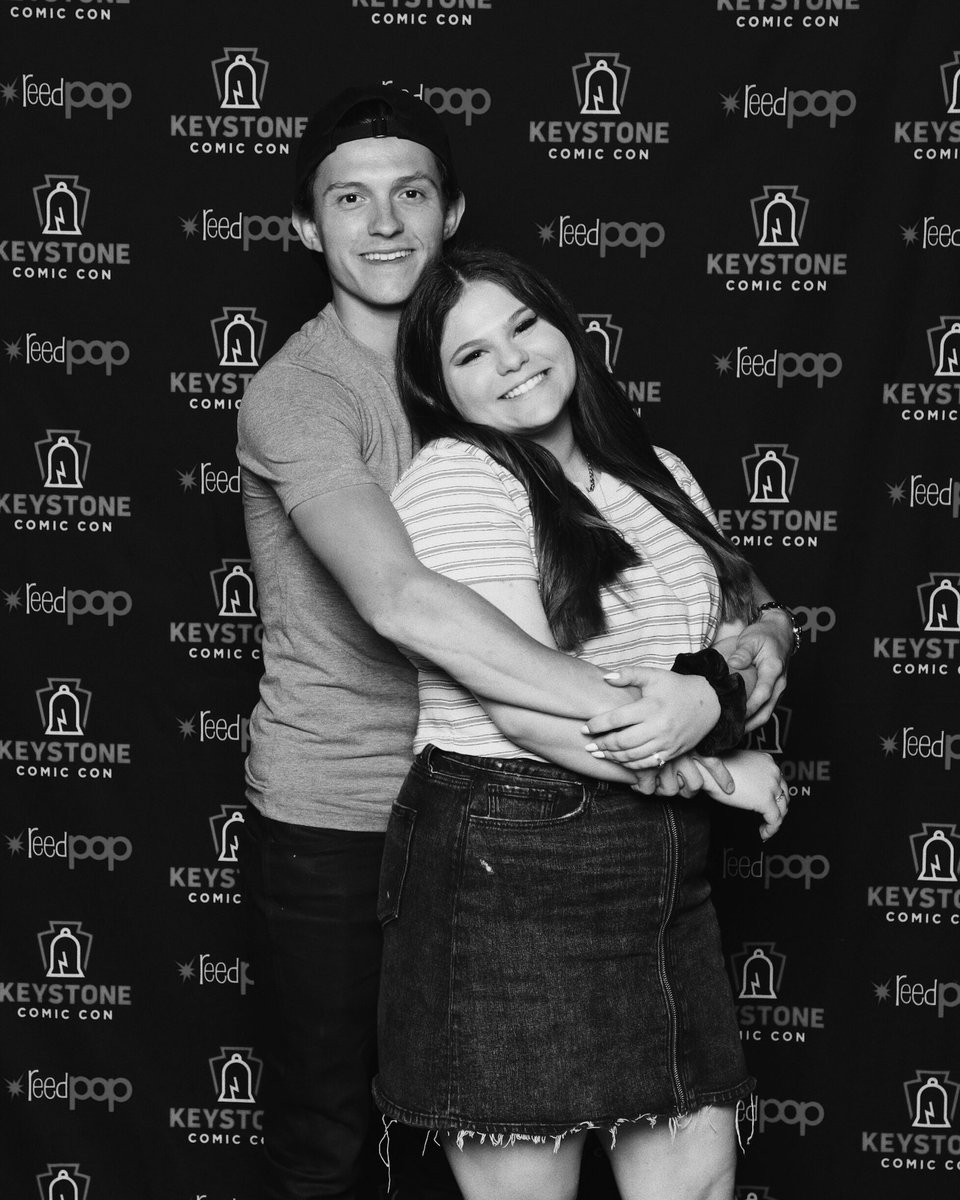 prkersdaya's tweet photo. *doesnt know what a prom pose means* https://t.co/NXAZvQpTrb