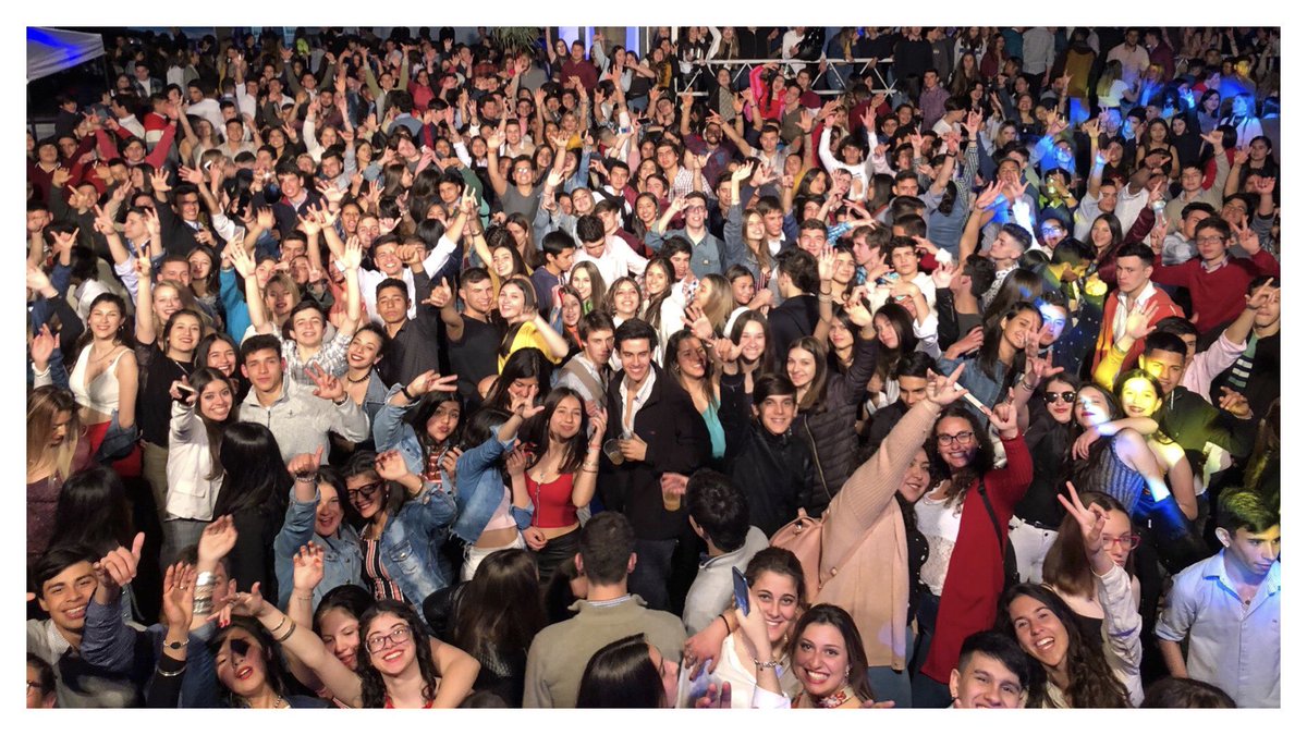 upnightdisco's tweet photo. • Muchas gracias a las más de 3.000 personas que ayer nos acompañaron, estamos muy felices de haber tenido la mayor convocatoria en la ciudad de Salto #ModoNostalgia #Up 🌟🔥 https://t.co/wBfU7NxqQy