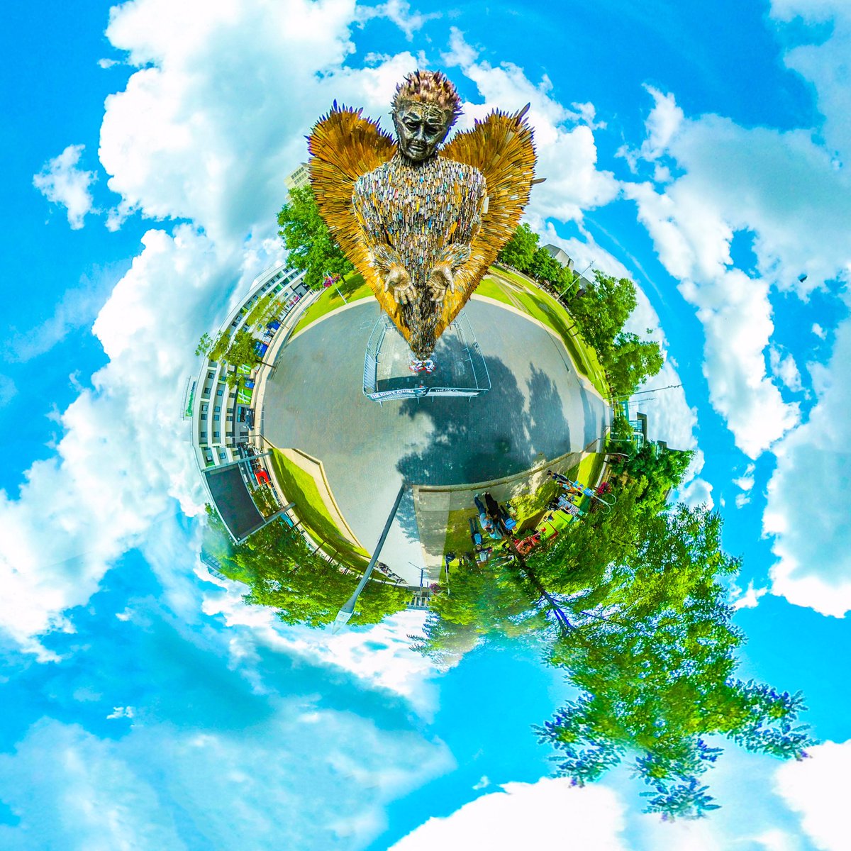 pintsizedplanet's tweet photo. Following up from Knife Angel-Middlesbrough planets I had people saying they liked the version where the body looks sort of heart shaped. So here it is.
#pintsizedplanet
#pintsizedplanets #misphere #stopknifecrime #stopknifecrimeuk #stopknifecrimenow #Middlesbrough #knifeangel https://t.co/OSA9KNocKe