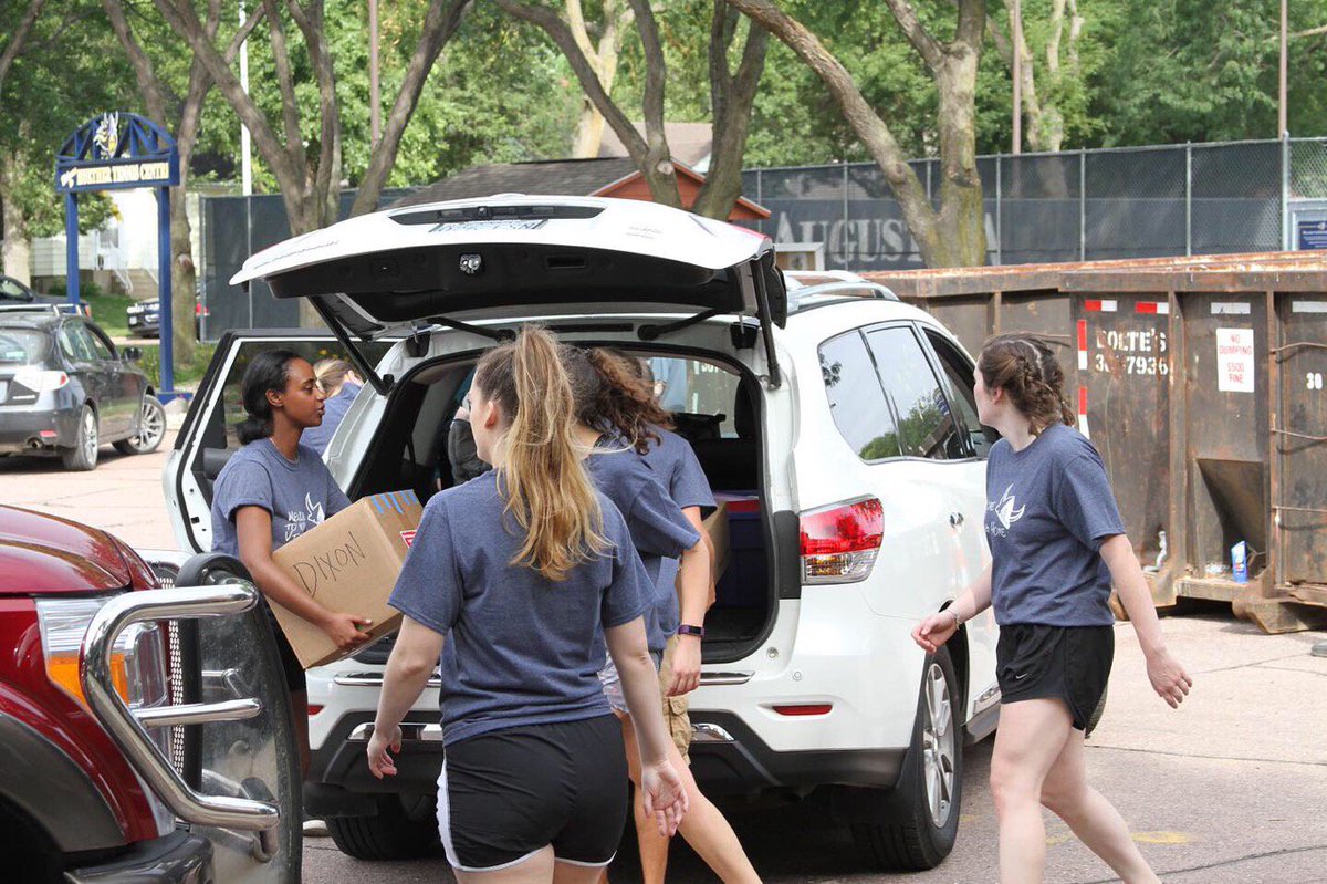 Happy move-in day, Vikings! We had so much fun welcoming you to your new home!
•
•
•
<a href="/augustanasd/">Augustana University</a>
pc: <a href="/n_ortbahn/">Nolan Ortbahn</a>