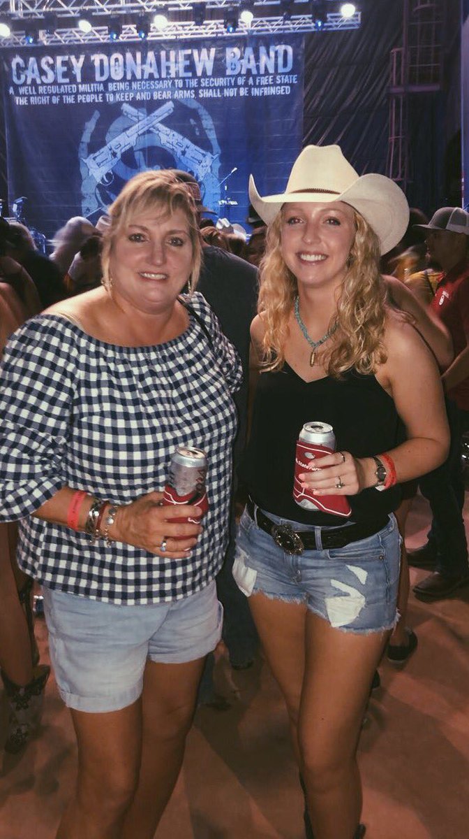 sadiemarie10982's tweet photo. Just a Ft. Worth gal back living it up in Oklahoma as usual! &amp; did I mention we are so lucky to have artists like these 🤩 @caseydband @FlatlandCavalry @BolandStraggler @gioandtheguns https://t.co/X7wA84R8t3