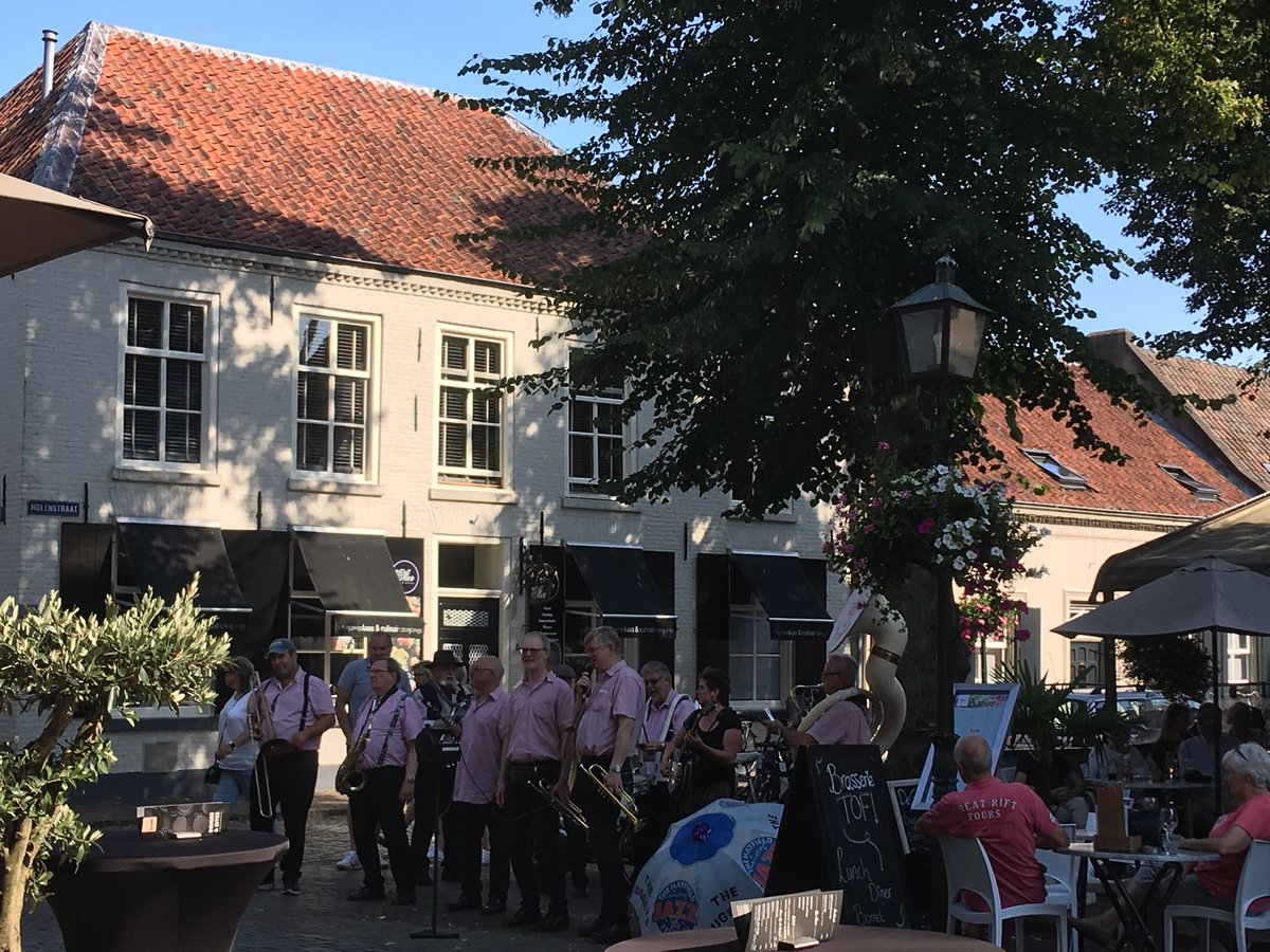 BgmOirschot's tweet photo. In Oirschot was het vandaag volop genieten tijdens Jazz in Oirschot. Alle ingrediënten waren aanwezig om er een sfeervol, gezellig en muzikaal feestje van te maken. https://t.co/wwhxR6q5G9