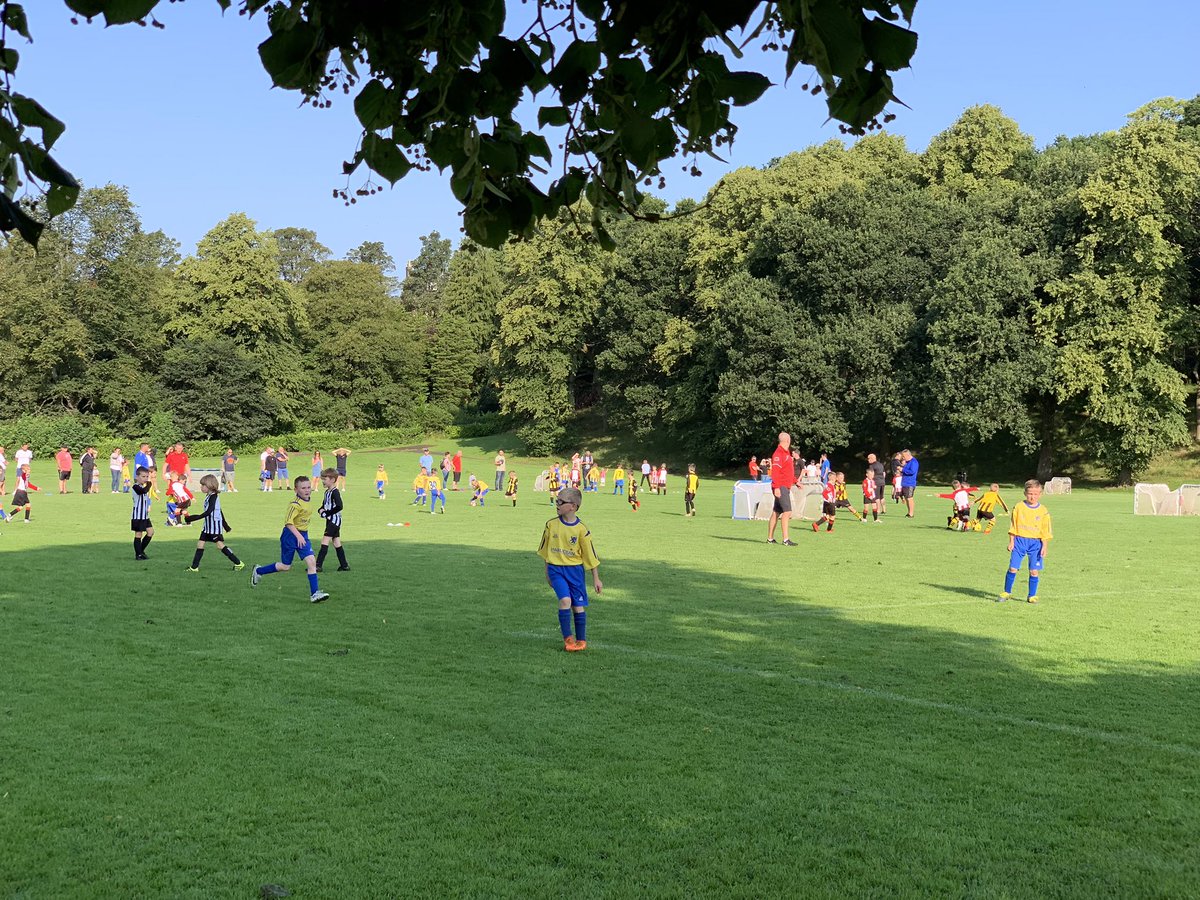 Deanthistle's tweet photo. Sunny Sunday morning 
59 teams enjoying the fun4s at the Dean park @ScotFASouthWest @grpat @CambusdoonFc @GalstonYouthFC @Bonnyton1912 @tassthistlefc @valspar2012 great football  great fun great sportsmanship @VibrantEAC @briso40 @NewFarm_CSH @jbprestwick https://t.co/8sYwEUwaeW