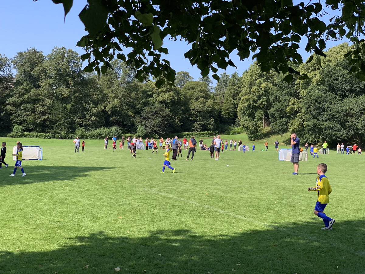Deanthistle's tweet photo. Sunny Sunday morning 
59 teams enjoying the fun4s at the Dean park @ScotFASouthWest @grpat @CambusdoonFc @GalstonYouthFC @Bonnyton1912 @tassthistlefc @valspar2012 great football  great fun great sportsmanship @VibrantEAC @briso40 @NewFarm_CSH @jbprestwick https://t.co/8sYwEUwaeW