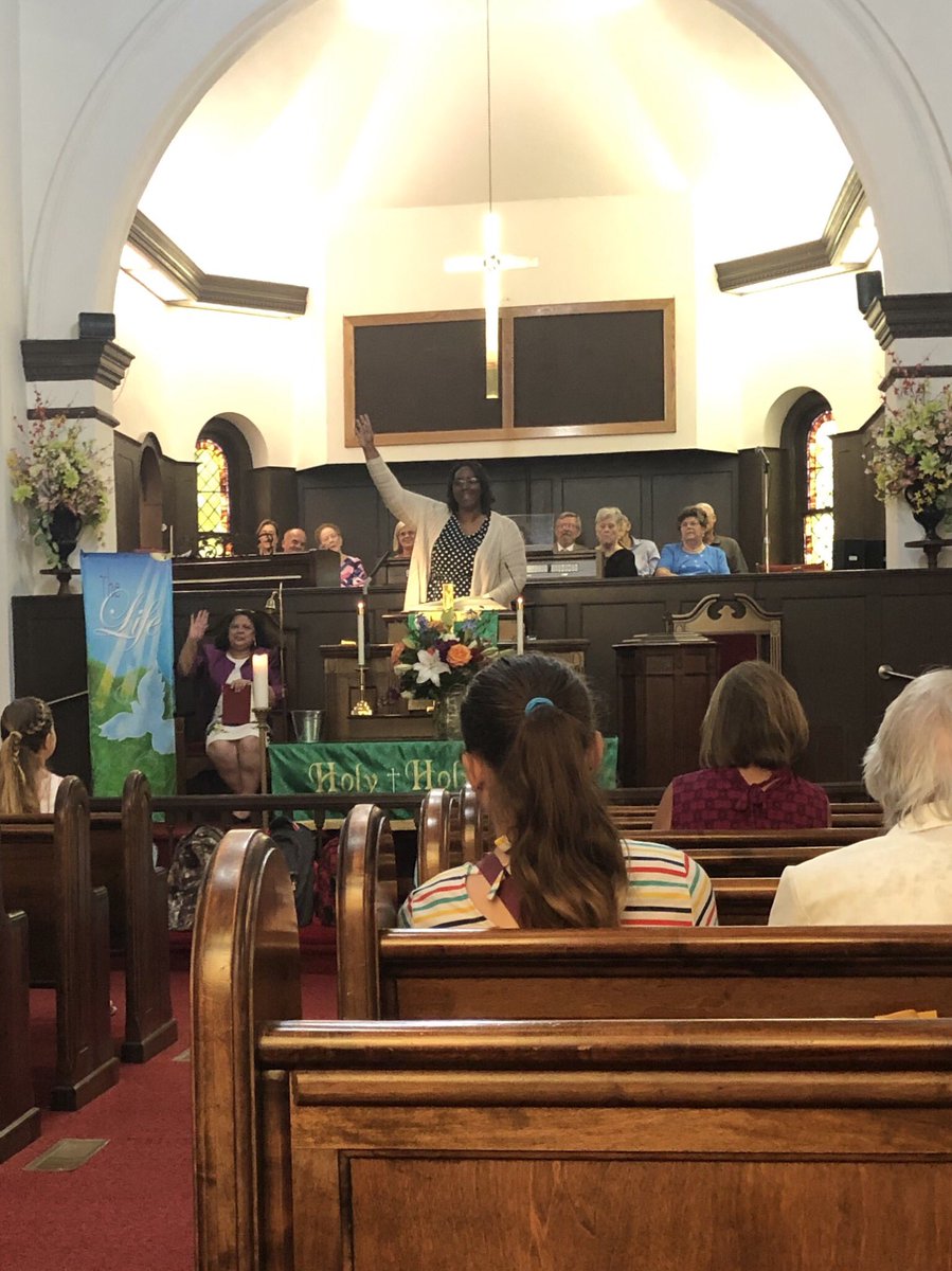 CaseyBrammer's tweet photo. So thankful for the support of City Road Methodist &amp; their partnership w/ @ecyellowjackets this year. Our principal delivered a great sermon &amp; our backpacks have been blessed! Ready for #FirstDayOfSchool2019 tmw! @ecpps https://t.co/ipHYAg3IsV