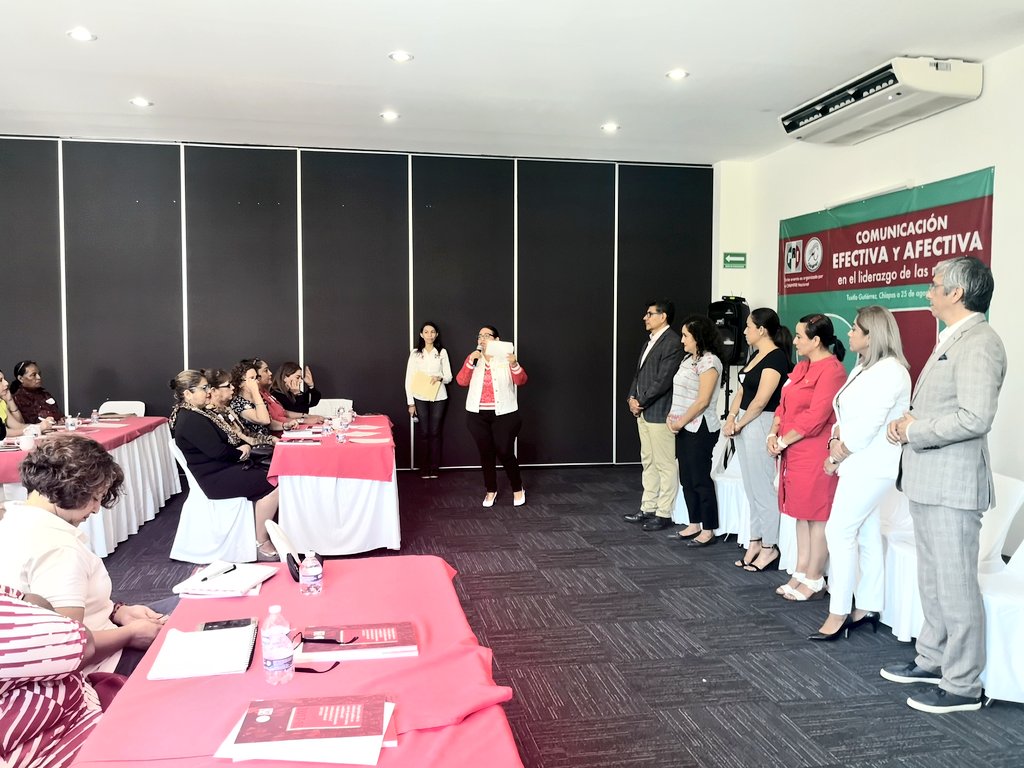 Inauguración del taller "Comunicación efectiva y afectiva en el liderazgo de las mujeres" 
Ponente Armando Quiñones