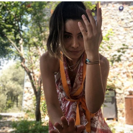 No me des motivos para detenerme. Vuela conmigo que es más facil. 
#FelizDomingo #DiaMundialdelaFotografia