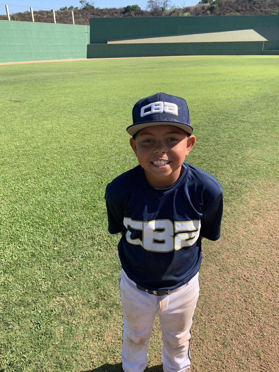 coach_gmendoza's tweet photo. Shout out to the youngster @VDUB1045 tearing the cover off the ball this weekend. Playing 11u as a 9 year and hitting the ball all weekend going 5-6 #thefarmsystem #WeAreCBA https://t.co/jihCmZxE8x