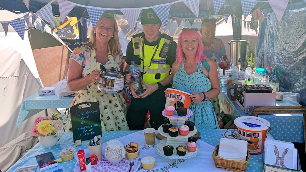 Special thanks to the staff &amp; volunteers at the <a href="/ChildCancerPA/">CCPA</a> stand for generously providing us with water during the <a href="/LichFoodFest/">Lichfield Food Fest</a> 🙏
It's been a pleasure to meet the people that drive a brilliant organisation forward! #LichFoodFest19 #CommunityEngagement