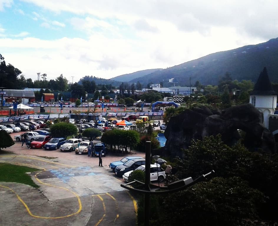 ccomercialbima's tweet photo. Hoy es el gran día para venir a ver las mejores máquinas en exhibición🚘😎, te esperamos!! En el #carfasttrack
#car #tuning #velocidad #motor #adrenalina #expo #Auto https://t.co/14wHaTtFJy