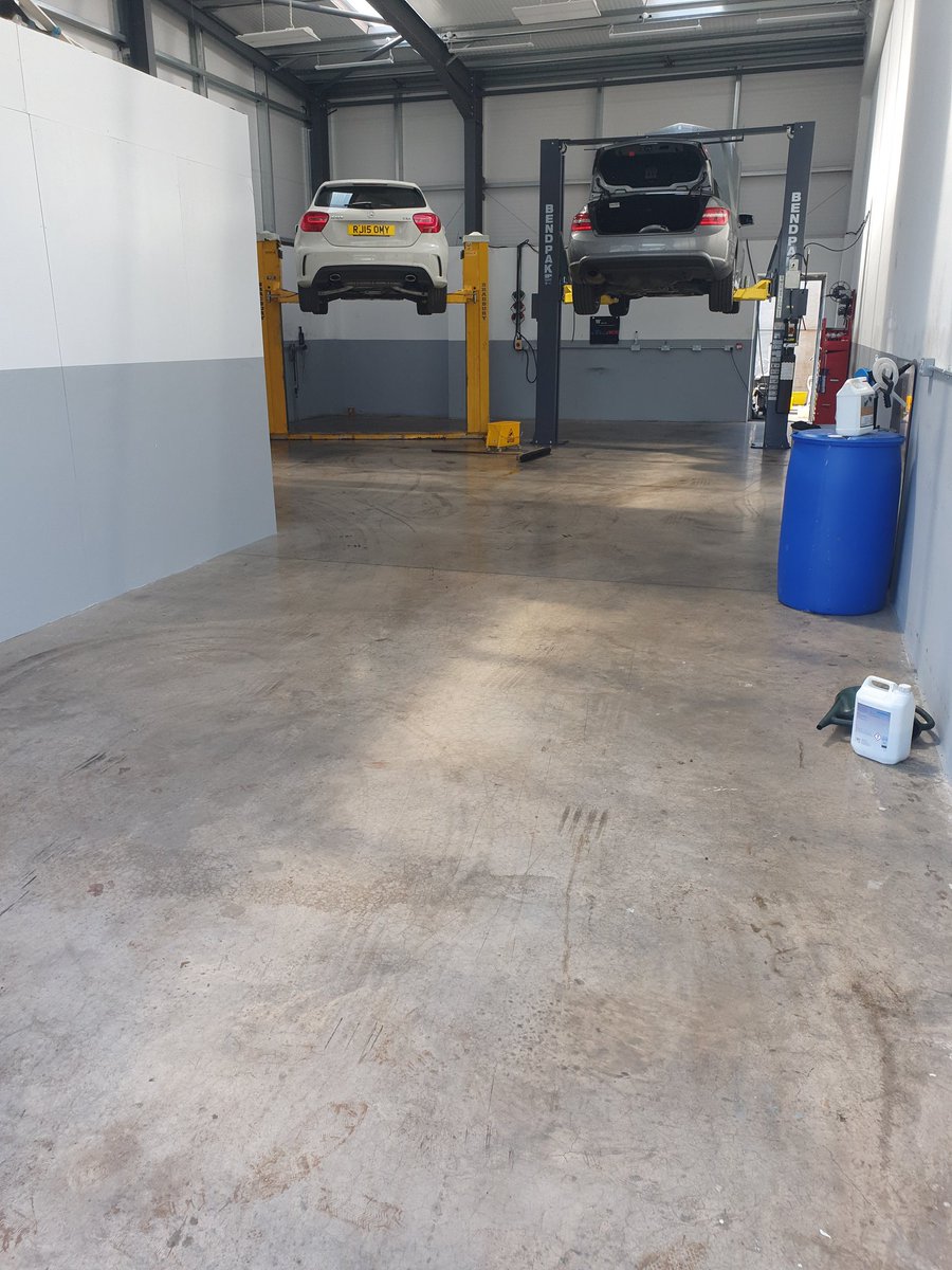 DBAutomotiveLi1's tweet photo. Workshop all cleared out and floor finally treated ready for painting @DBAutomotiveLi1 #painting #improvements #Mercedes #Independent #specialist #dealerlevel #servicing #diagnosis #DSB #SCNcoding #pride #mercedesbenz https://t.co/4CoLbOkLt2