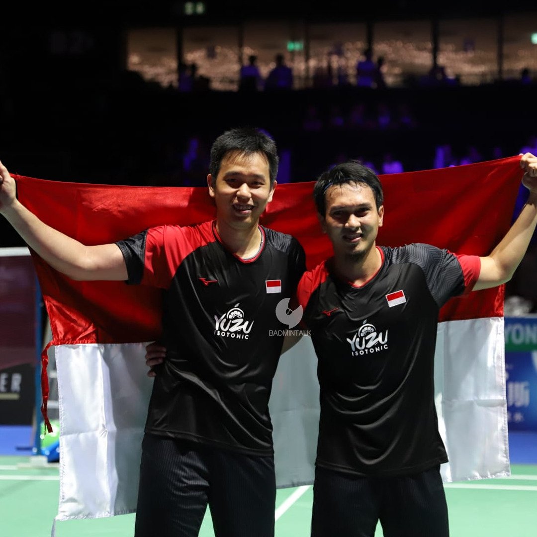 BadmintonTalk's tweet photo. Mohammad Ahsan/Hendra Setiawan

🥇2013 World Championships
🥇2015 World Championships
🥇2019 World Championships

NO MD PAIR IN THE WORLD HAS BEATEN THEM IN BWC!

OLD BUT GOLD!!!

#BWC2019 #TerimaKasihAhsanHendra https://t.co/sqGdvqHDTx