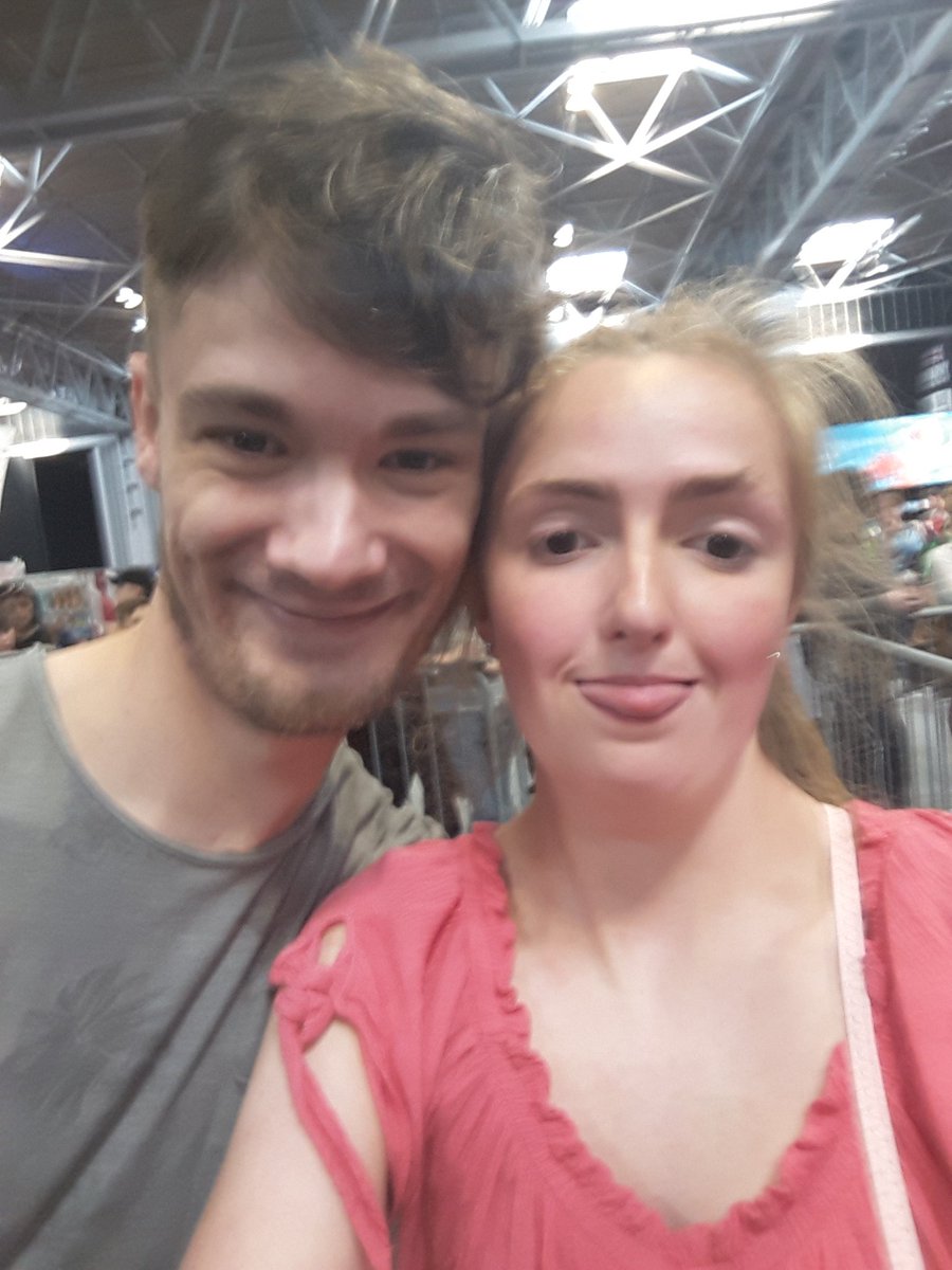 coolzara_007's tweet photo. i have had the best weekend with this lot! I've had so much fun and thank you all for making me feel more comfortable in the big crowds and in the group. sorry I was so quiet and anxious I'm not good with new people or crowds. Can't wait to meet you all again! https://t.co/43gxRaQYMx