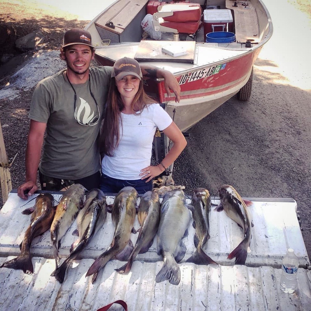 🔥 @sdelraeoutdoors
・・・
Sunburnt, punch drunk and fish slime... It was a good sunday.
. .
#reelcamogirl #reelcamogirlbrandchampion #earnyourwild #beadventuress #sheoutdoors #huntressview #catfishing #fishinggirls #kbsfishing #kickbackshack #channelcatfishing #fishing