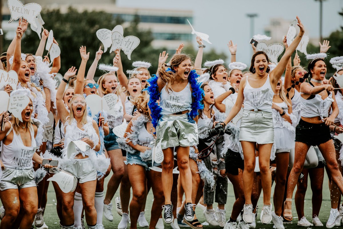 UNLincoln's tweet photo. Bid day feels ✨ #UNL https://t.co/JEA8Q1fkWb