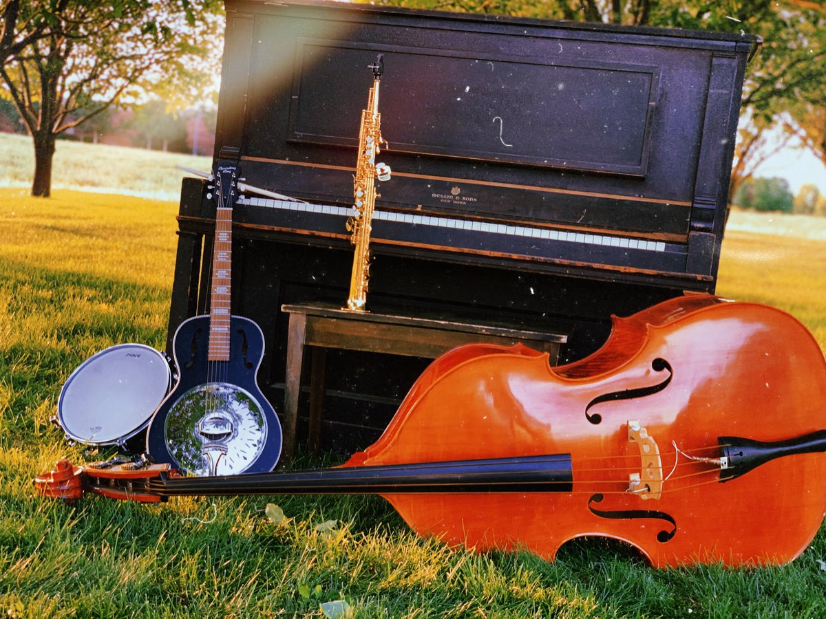TheMLChronicles's tweet photo. Some more shots from the beautiful location of the Out of My Mind video. We hope you enjoy! #musician #music #sax #bass #vocals #instruments #drums #band #musicband https://t.co/9GfVlhYsCh