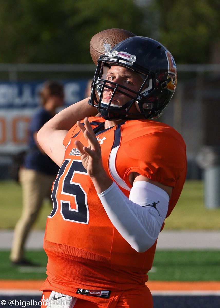 Class of 2020 : (@SnowCollegeFB) JUCO QB @braxton_kerr15 had 377 yards and 2 TD’s against Garden City HL hudl.com/v/2ARgm2