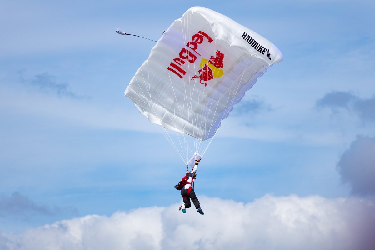 vertigodsm's tweet photo. Awesome performance yesterday from @RedBullAirForce at the #CentralIowaAirShow - I even caught that selfie before jumping from the helicopter! 

#Airshow #Iowa #Ankeny #IA #CatchDesMoines #Skydiving #DesMoines https://t.co/WV129cugO4