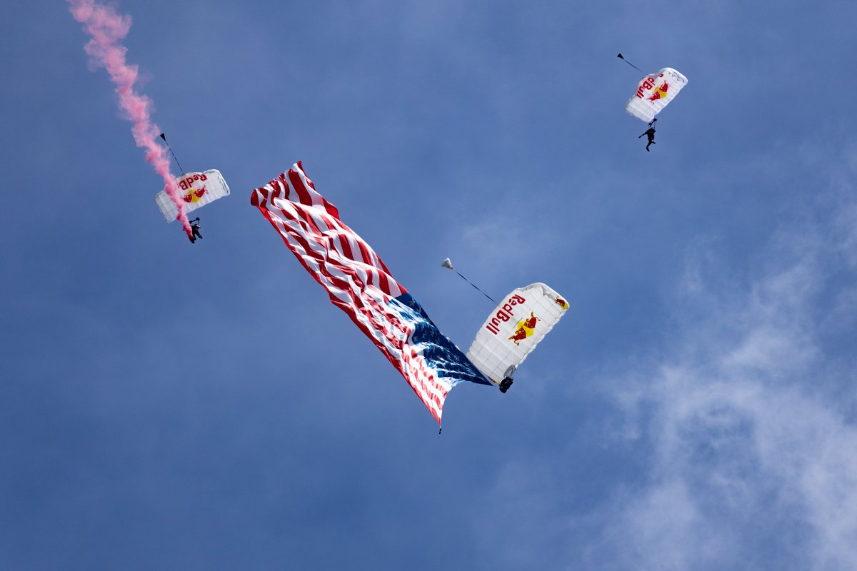vertigodsm's tweet photo. Awesome performance yesterday from @RedBullAirForce at the #CentralIowaAirShow - I even caught that selfie before jumping from the helicopter! 

#Airshow #Iowa #Ankeny #IA #CatchDesMoines #Skydiving #DesMoines https://t.co/WV129cugO4