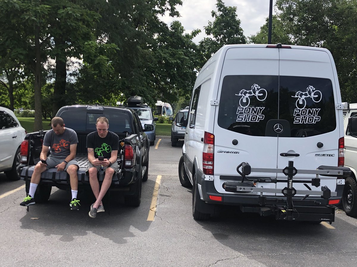burnhamracing's tweet photo. #alwaysroad
#sometimesCX
#nevernothavingfun
Thanks @xxxracing for another great #RelayCross!
See y’all soon during the @ChiCrossCup
Thanks @PonyShop for keeping us 👌 https://t.co/zes6Pncgrw
