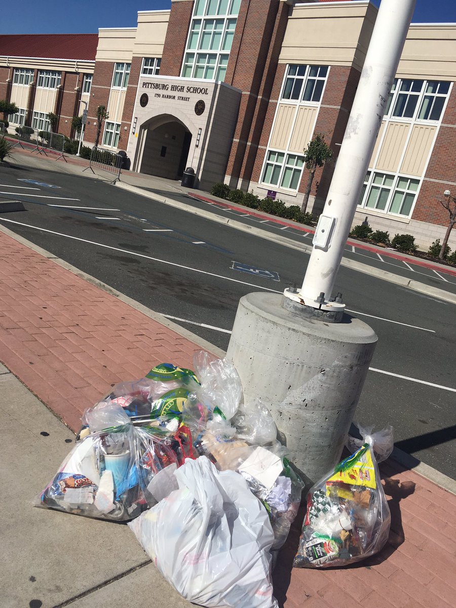 CleanPittsburg's tweet photo. Eight people got seven bags of trash around Pittsburg High School today!
#CommunityService
#LoveYourSchool
#CleanPittsburg https://t.co/Rc4aYeQtqc